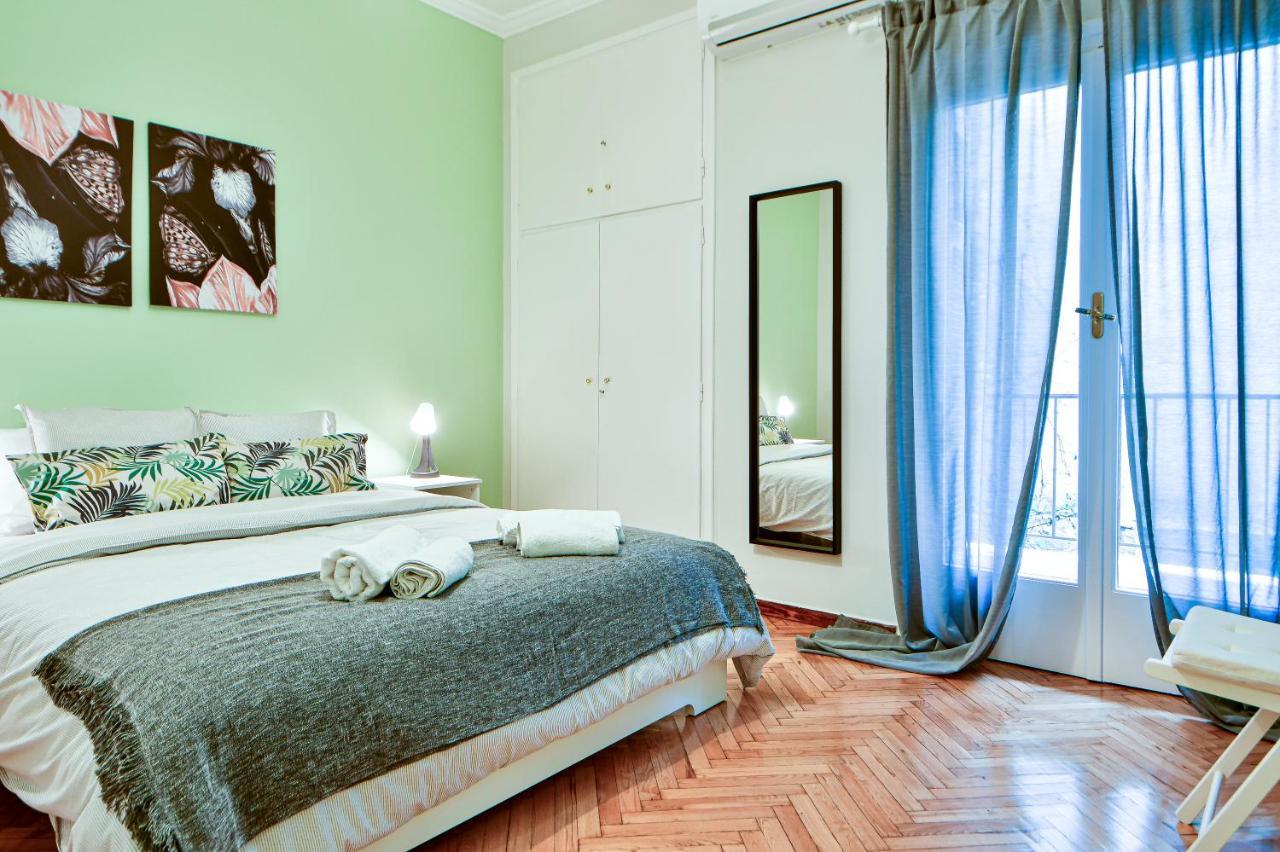 Thiras Lovely Apartment By Zain Athen Exterior foto